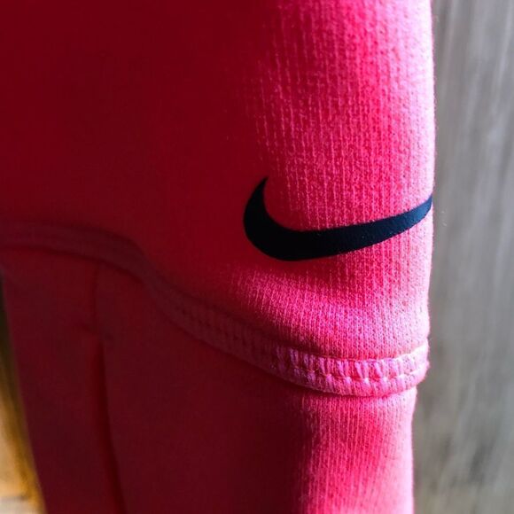 Women’s Nike Therma Fit Sweatshirt Hoodie    - Picture 5 of 8